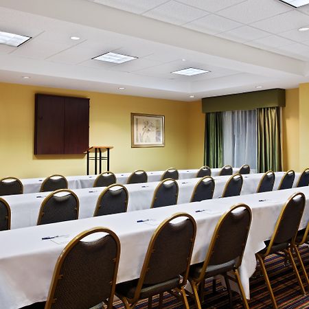 Holiday Inn Express Richmond-Brandermill-Hull Street By Ihg Eksteriør bilde