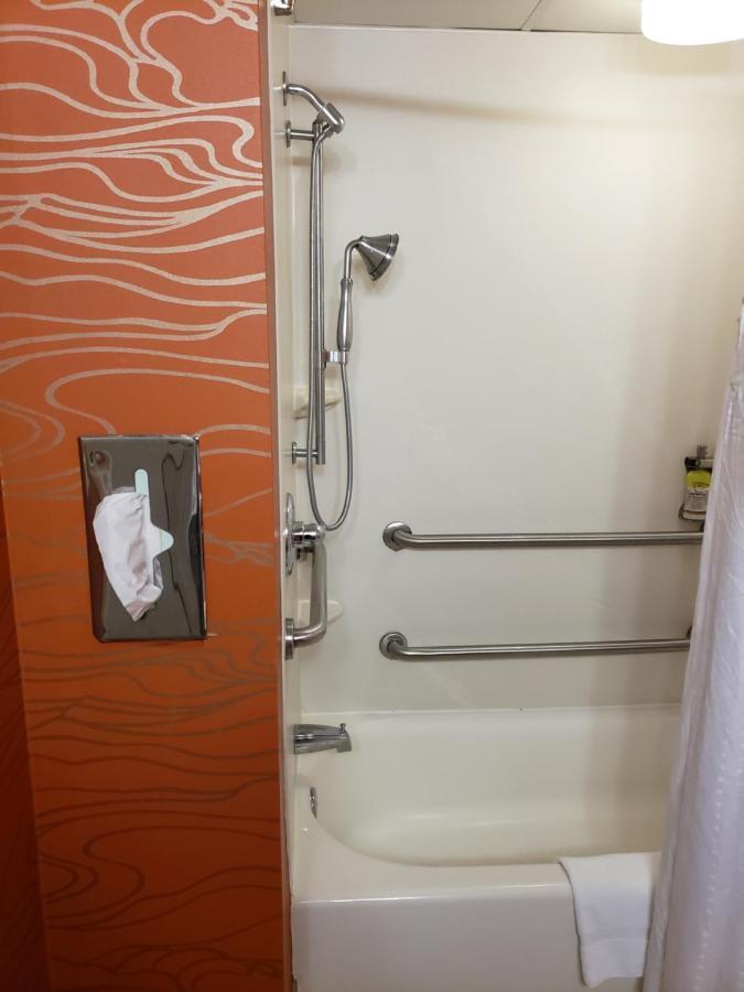 Holiday Inn Express Richmond-Brandermill-Hull Street By Ihg Eksteriør bilde