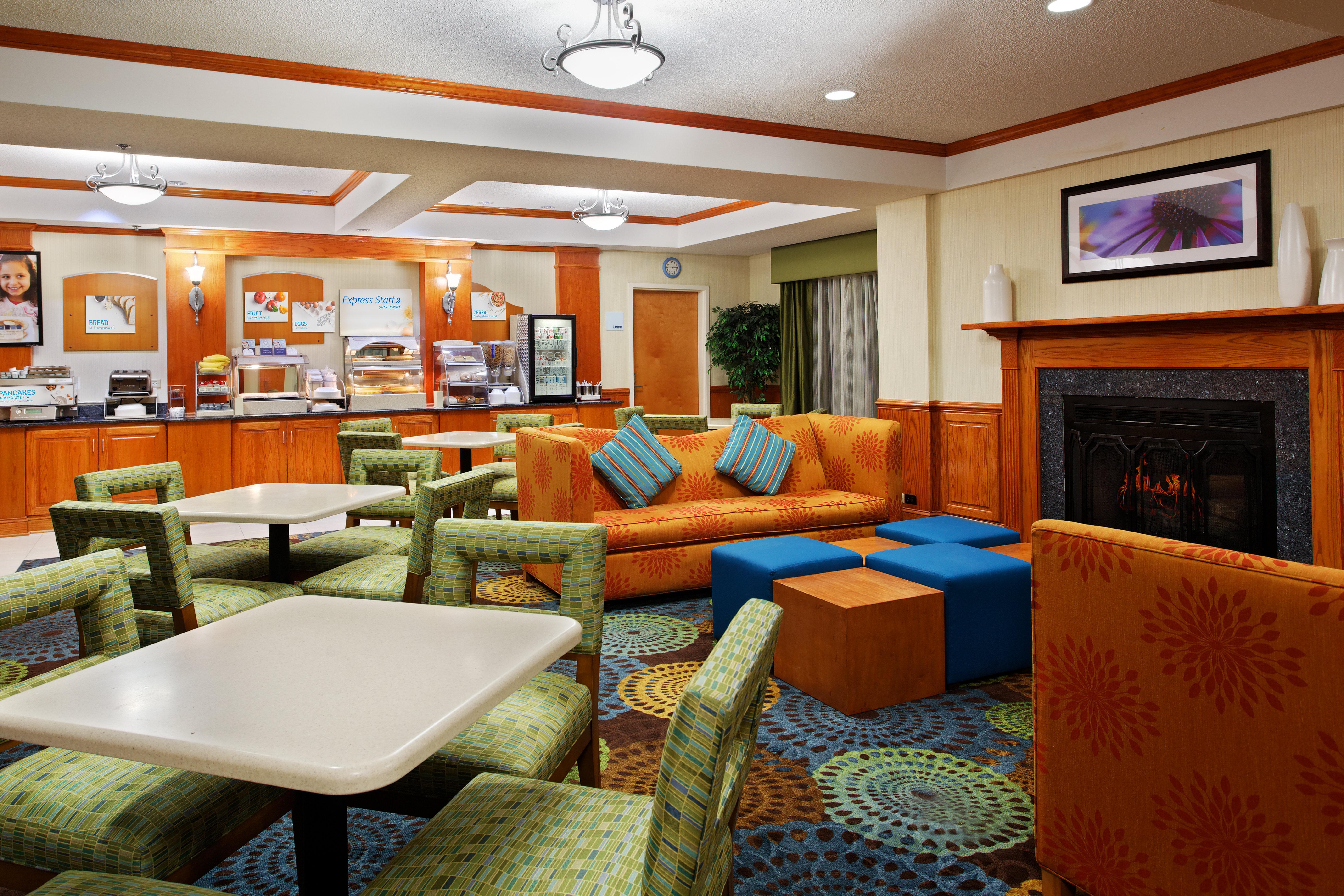 Holiday Inn Express Richmond-Brandermill-Hull Street By Ihg Eksteriør bilde
